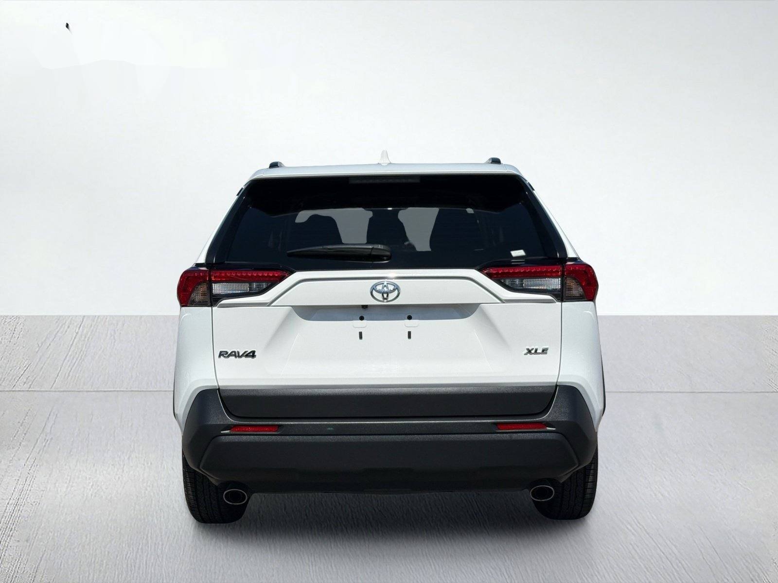 2025 Toyota RAV4 XLE — photo 6 thumbnail