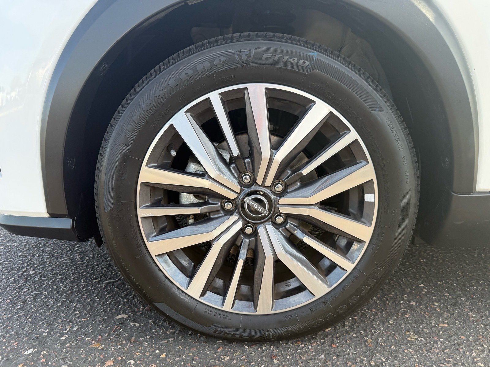 2024 Nissan Kicks SR — photo 10 thumbnail