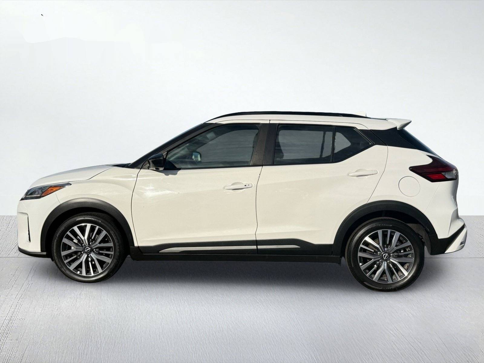 2024 Nissan Kicks SR — photo 3 thumbnail