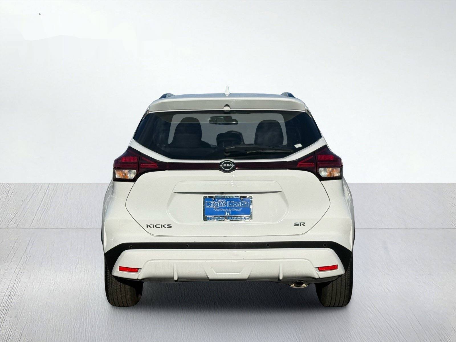 2024 Nissan Kicks SR — photo 6 thumbnail