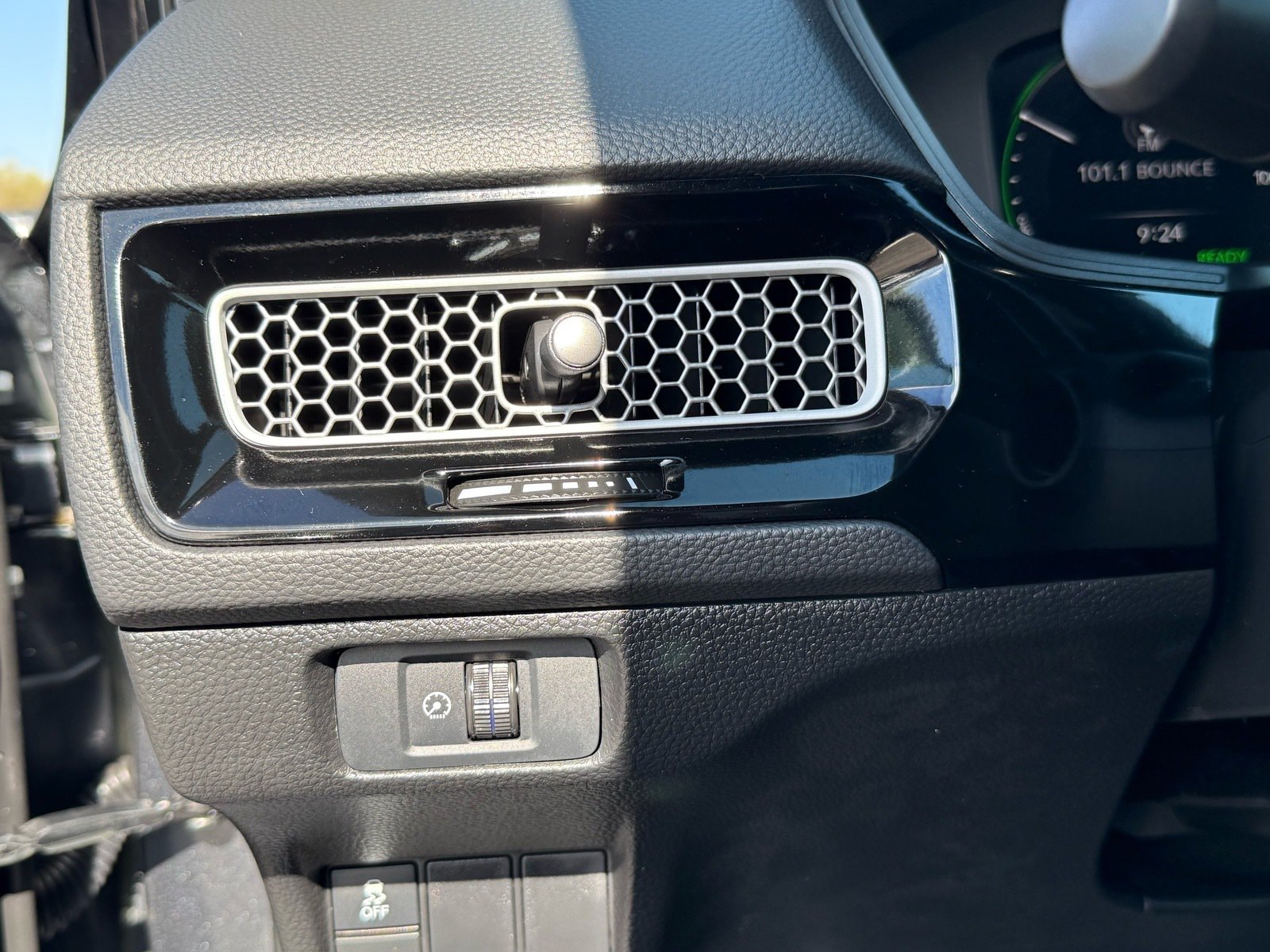 2026 Honda Civic Hybrid Sport Touring — photo 14 thumbnail