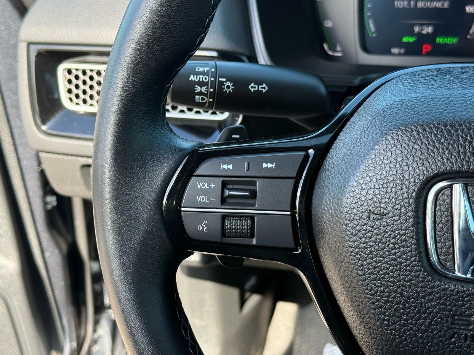 2026 Honda Civic Hybrid Sport Touring — photo 16 thumbnail