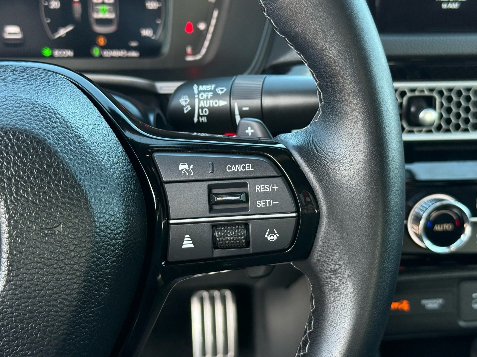 2026 Honda Civic Hybrid Sport Touring — photo 17 thumbnail