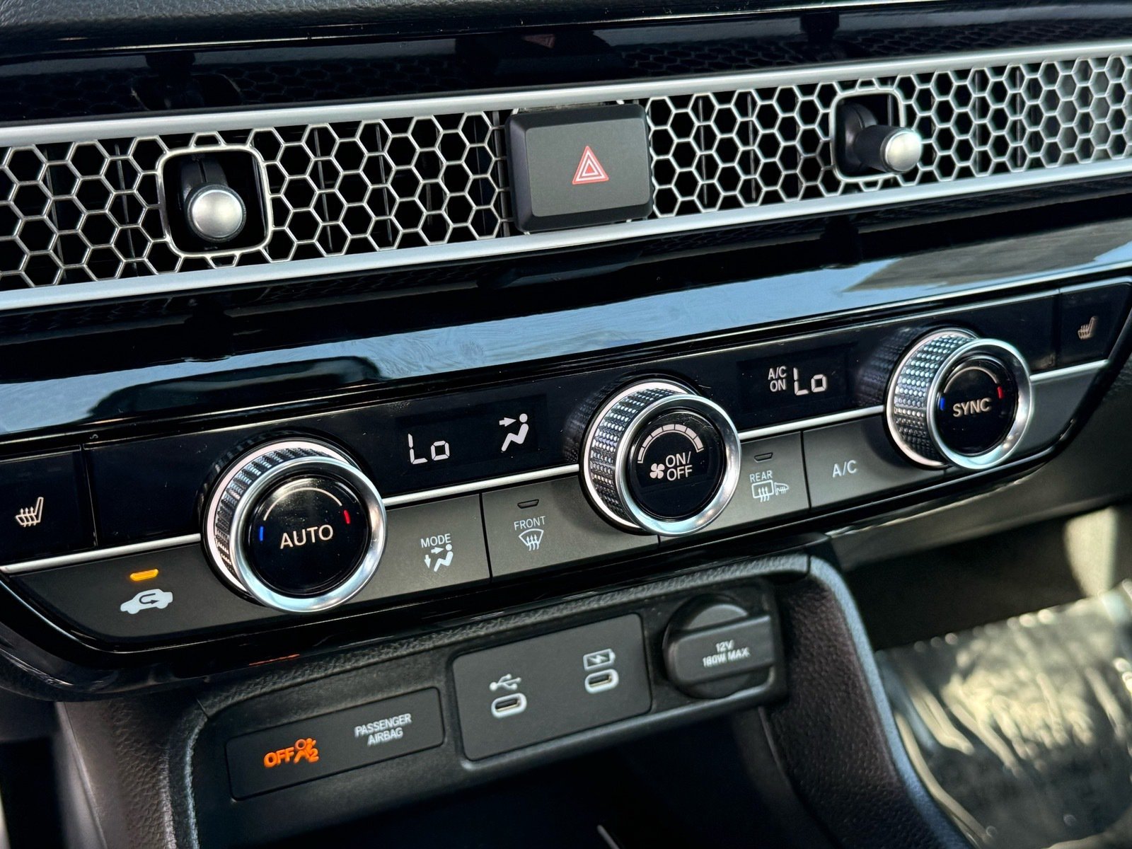2026 Honda Civic Hybrid Sport Touring — photo 22 thumbnail