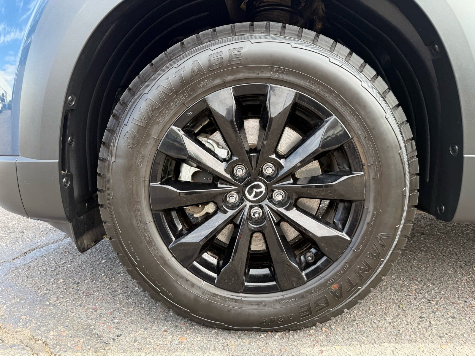 2025 Mazda CX-50 2.5 S Premium Package — photo 10 thumbnail