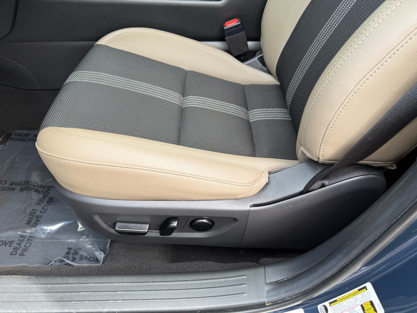 2025 Mazda CX-50 2.5 S Premium Package — photo 13 thumbnail