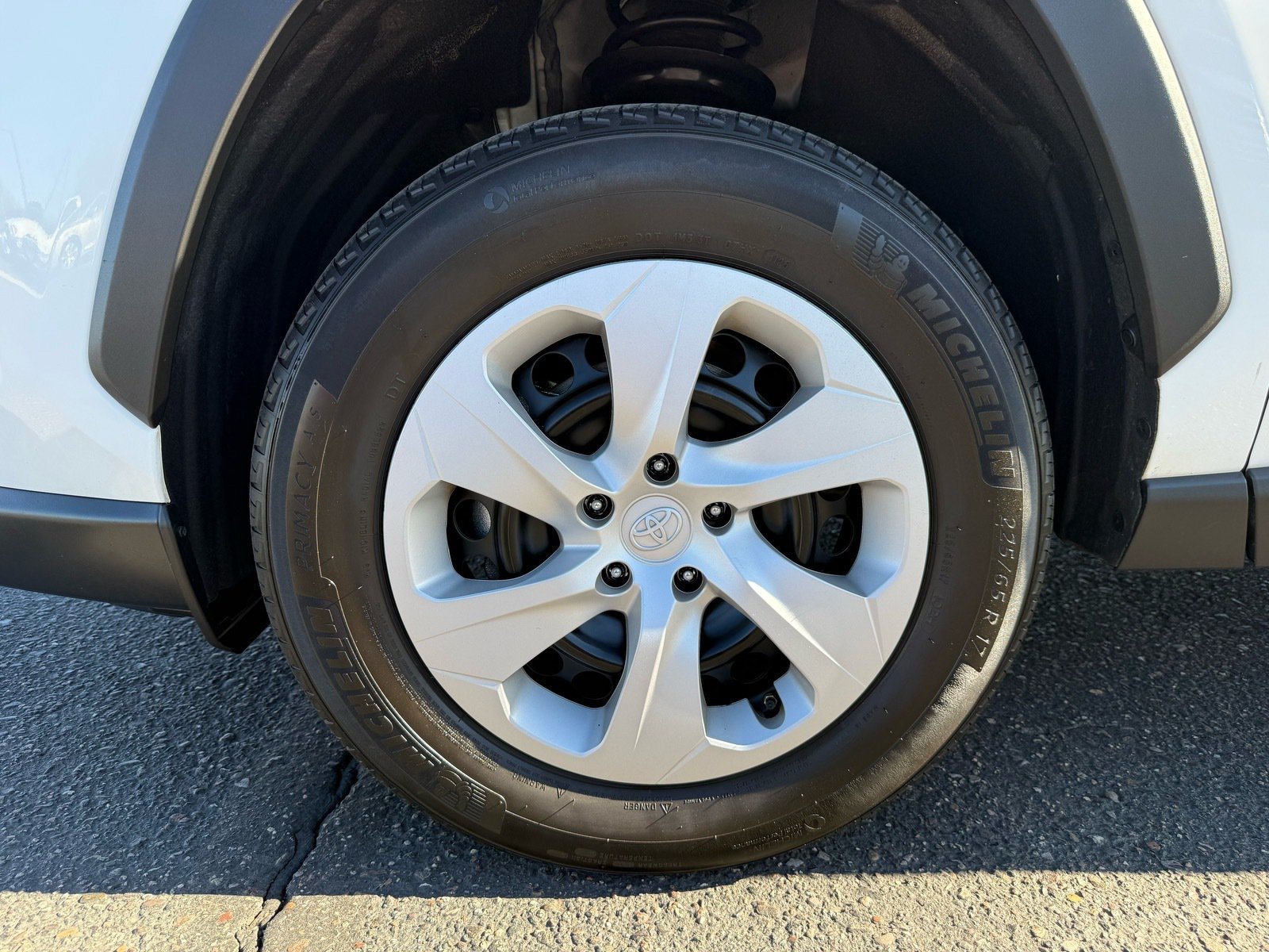 2025 Toyota RAV4 LE — photo 10 thumbnail