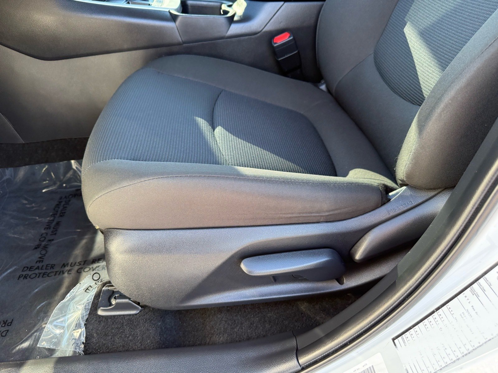 2025 Toyota RAV4 LE — photo 13 thumbnail