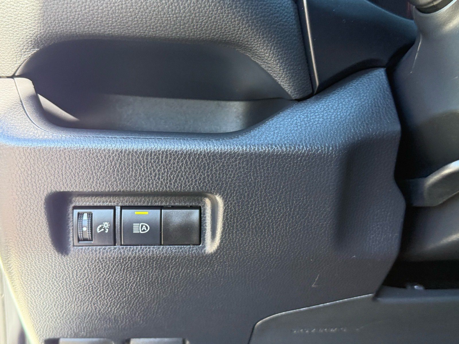 2025 Toyota RAV4 LE — photo 14 thumbnail