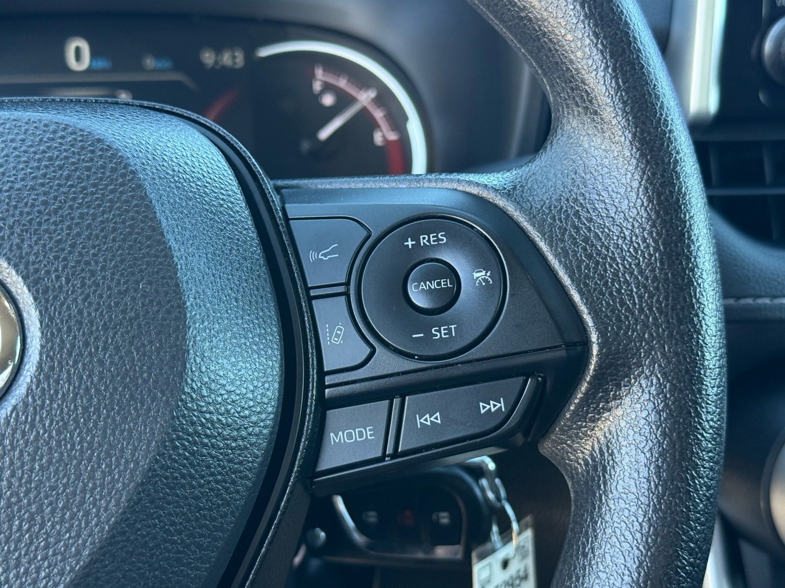 2025 Toyota RAV4 LE — photo 17 thumbnail