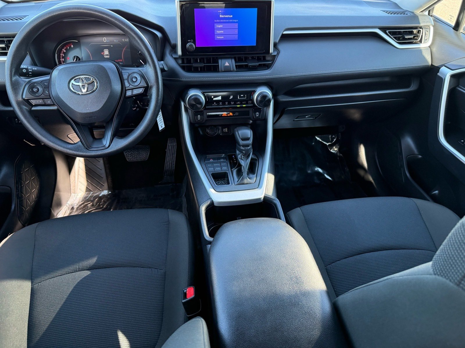 2025 Toyota RAV4 LE — photo 26 thumbnail