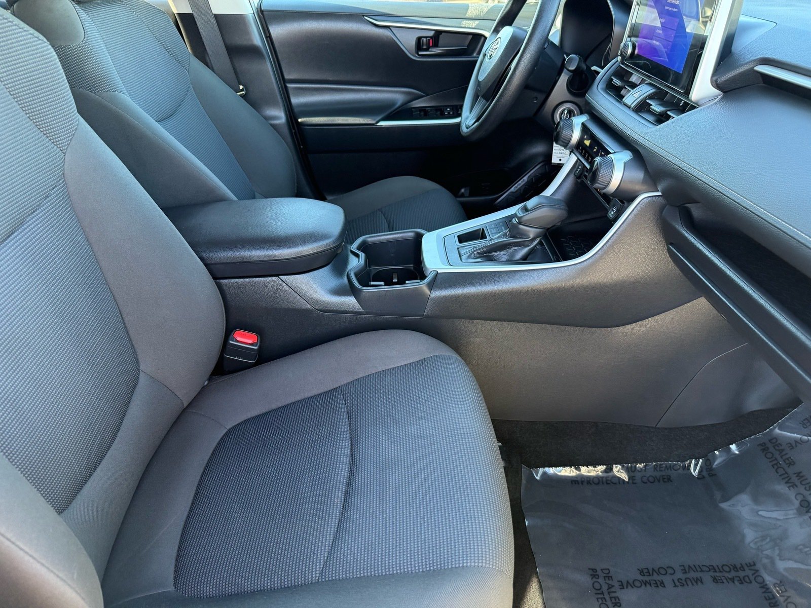 2025 Toyota RAV4 LE — photo 29 thumbnail