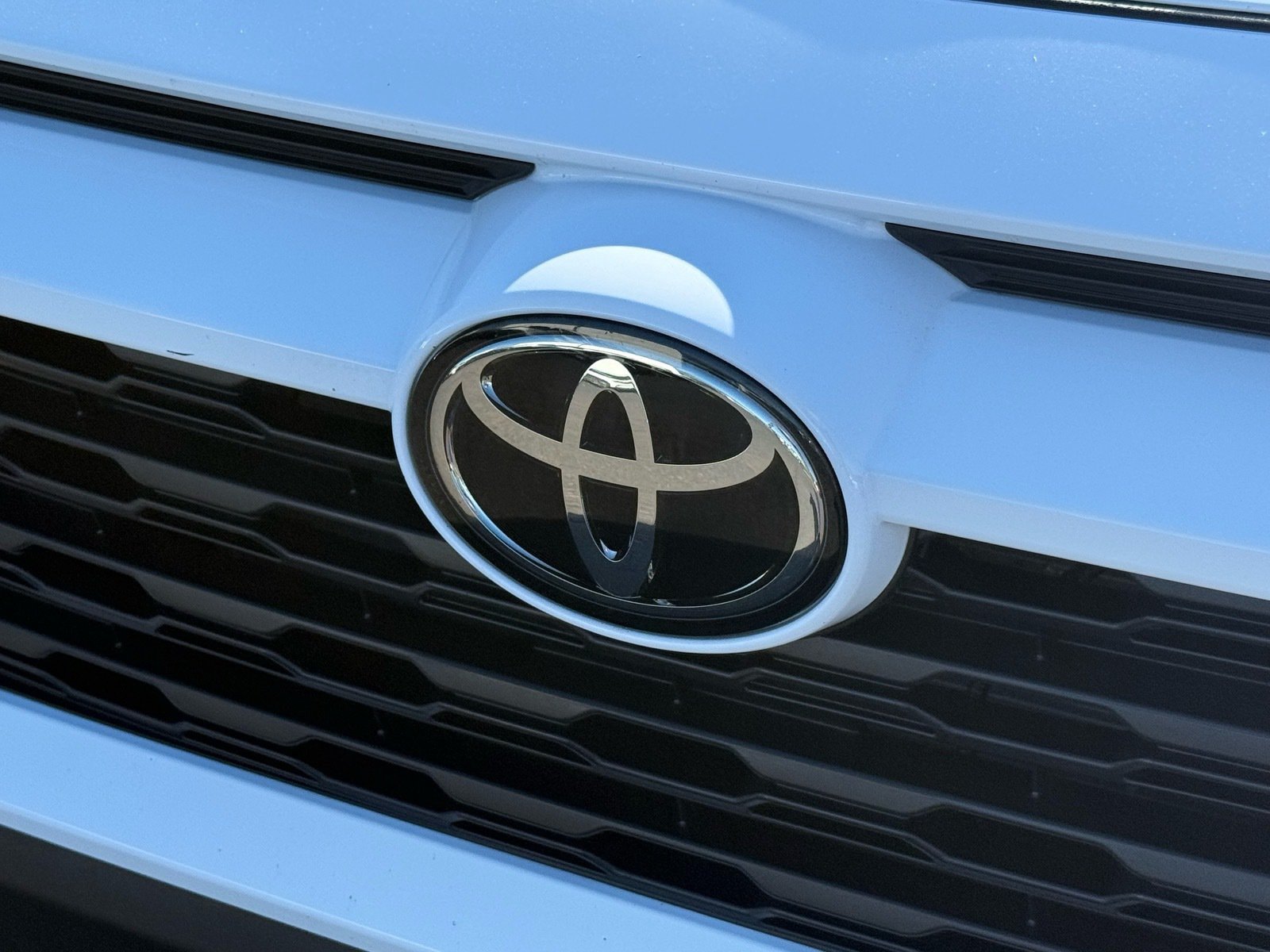 2025 Toyota RAV4 LE — photo 31 thumbnail