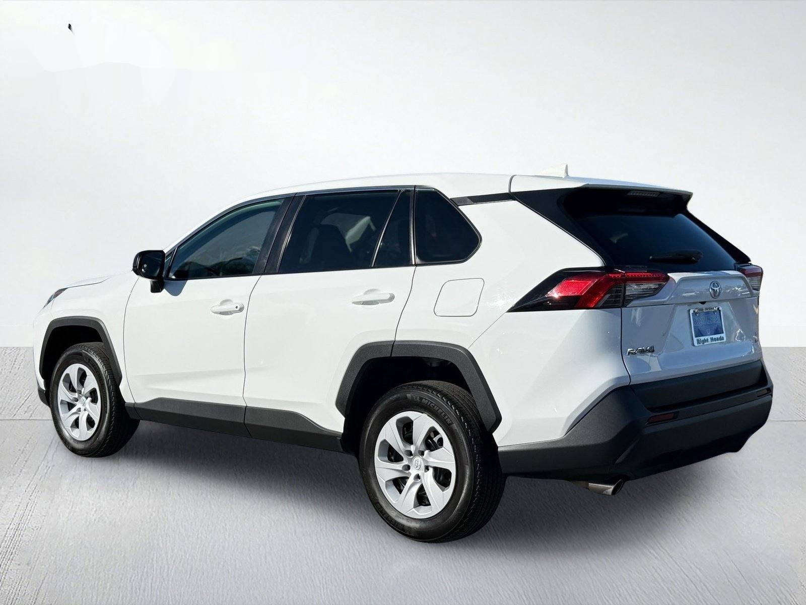 2025 Toyota RAV4 LE — photo 4 thumbnail