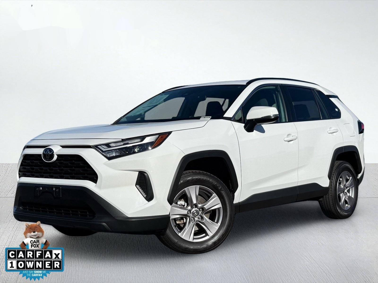 2025 Toyota RAV4 XLE — photo 1