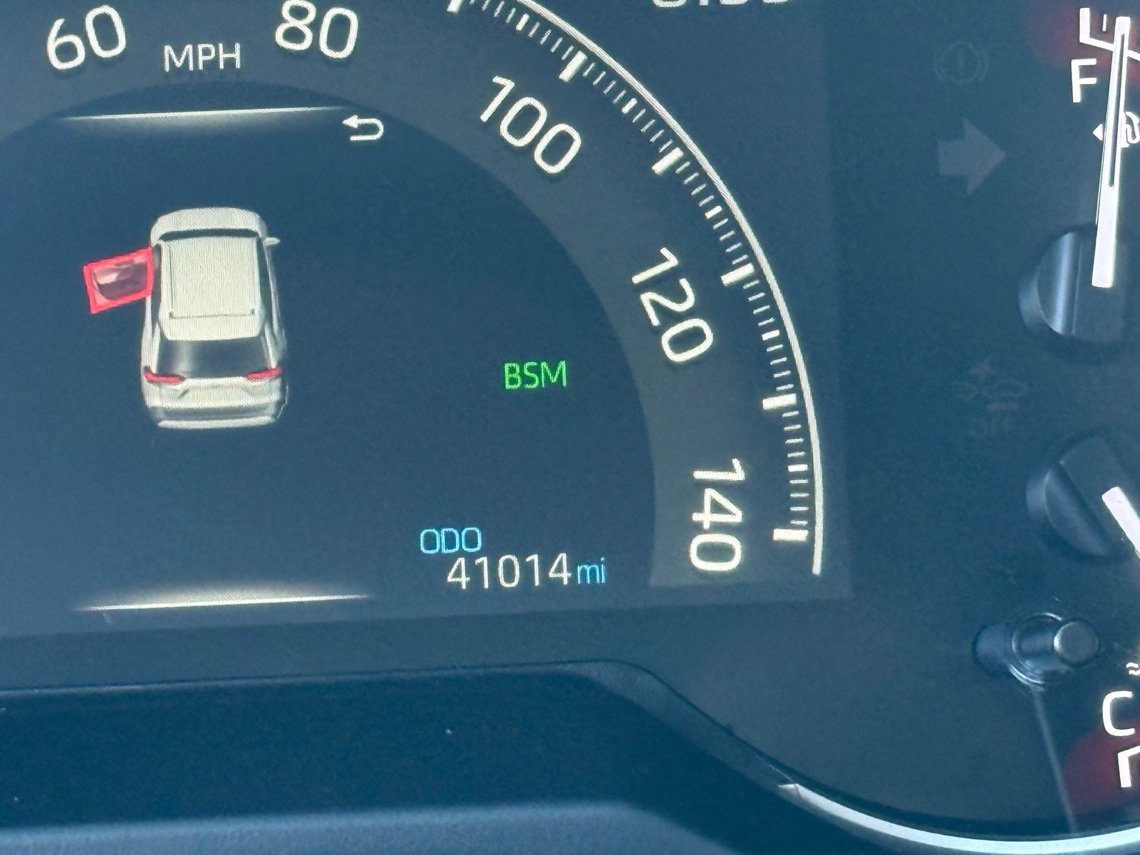 2025 Toyota RAV4 XLE — photo 18 thumbnail