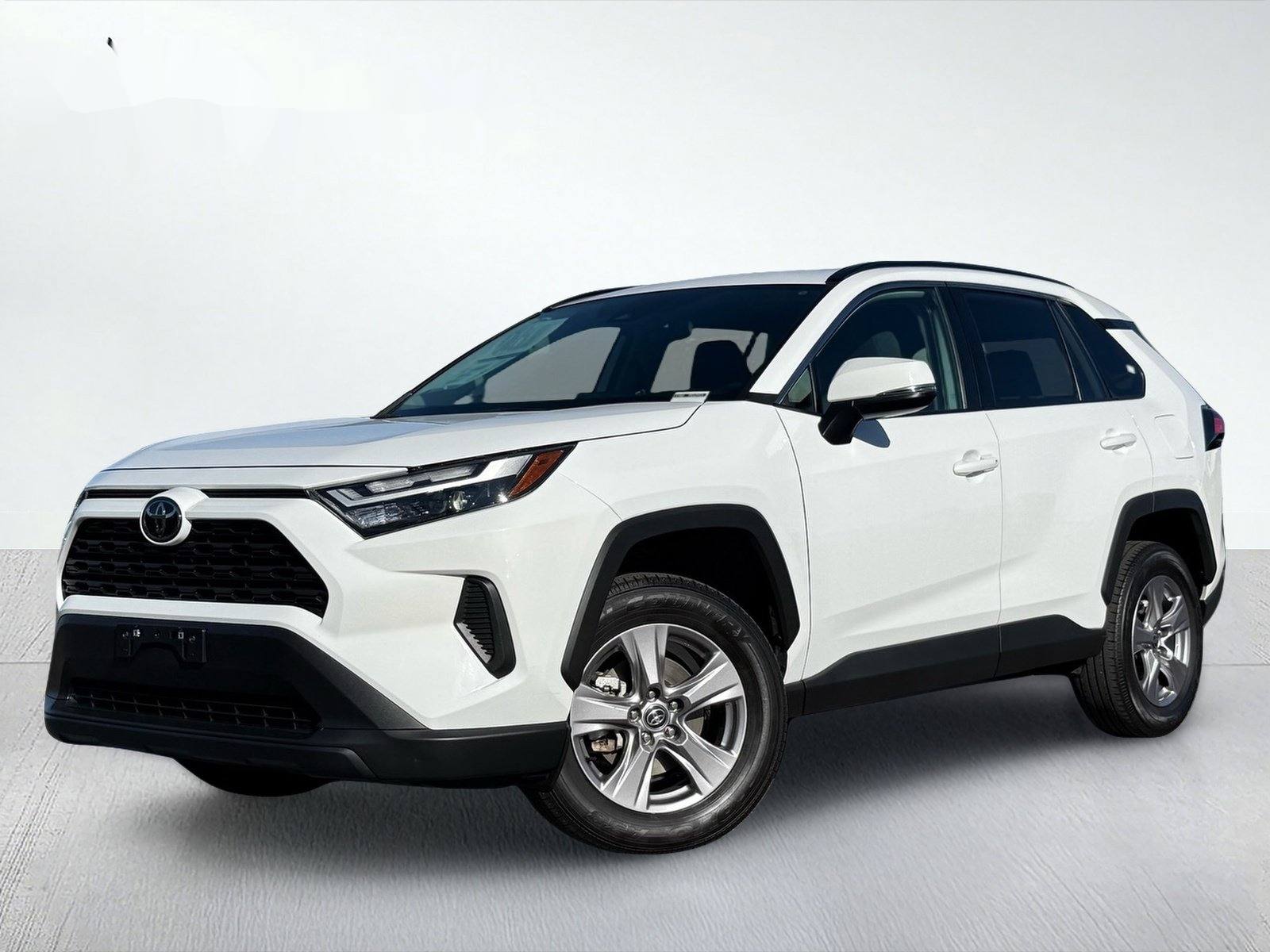 2025 Toyota RAV4 XLE — photo 2 thumbnail