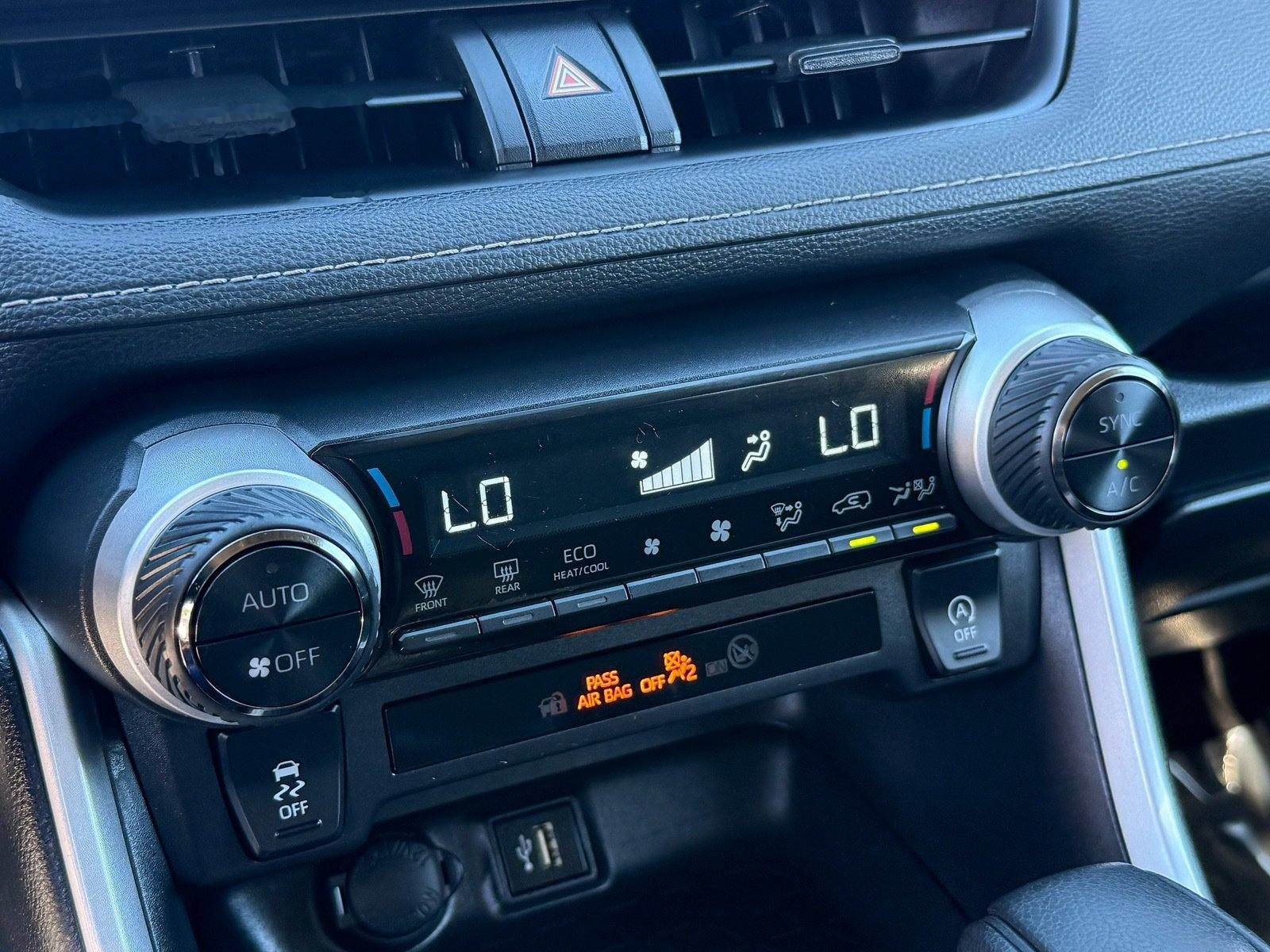 2025 Toyota RAV4 XLE — photo 21 thumbnail