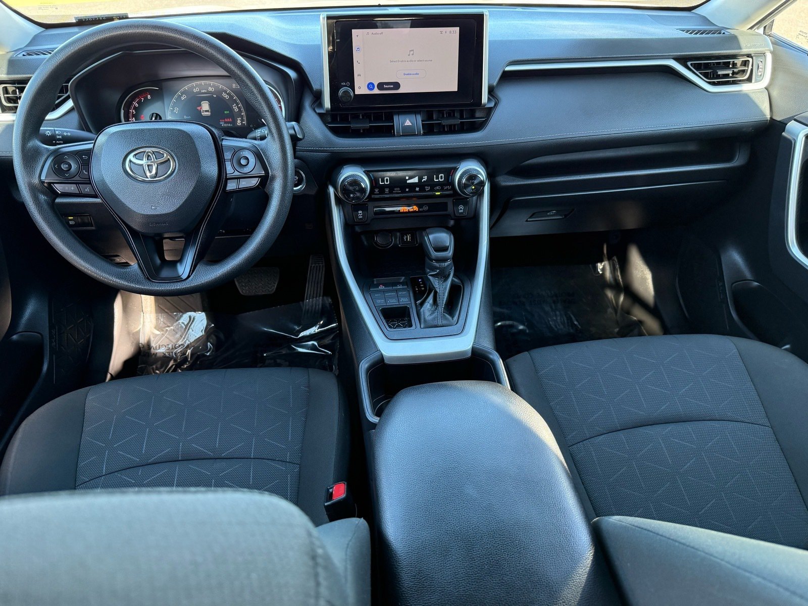 2025 Toyota RAV4 XLE — photo 26 thumbnail