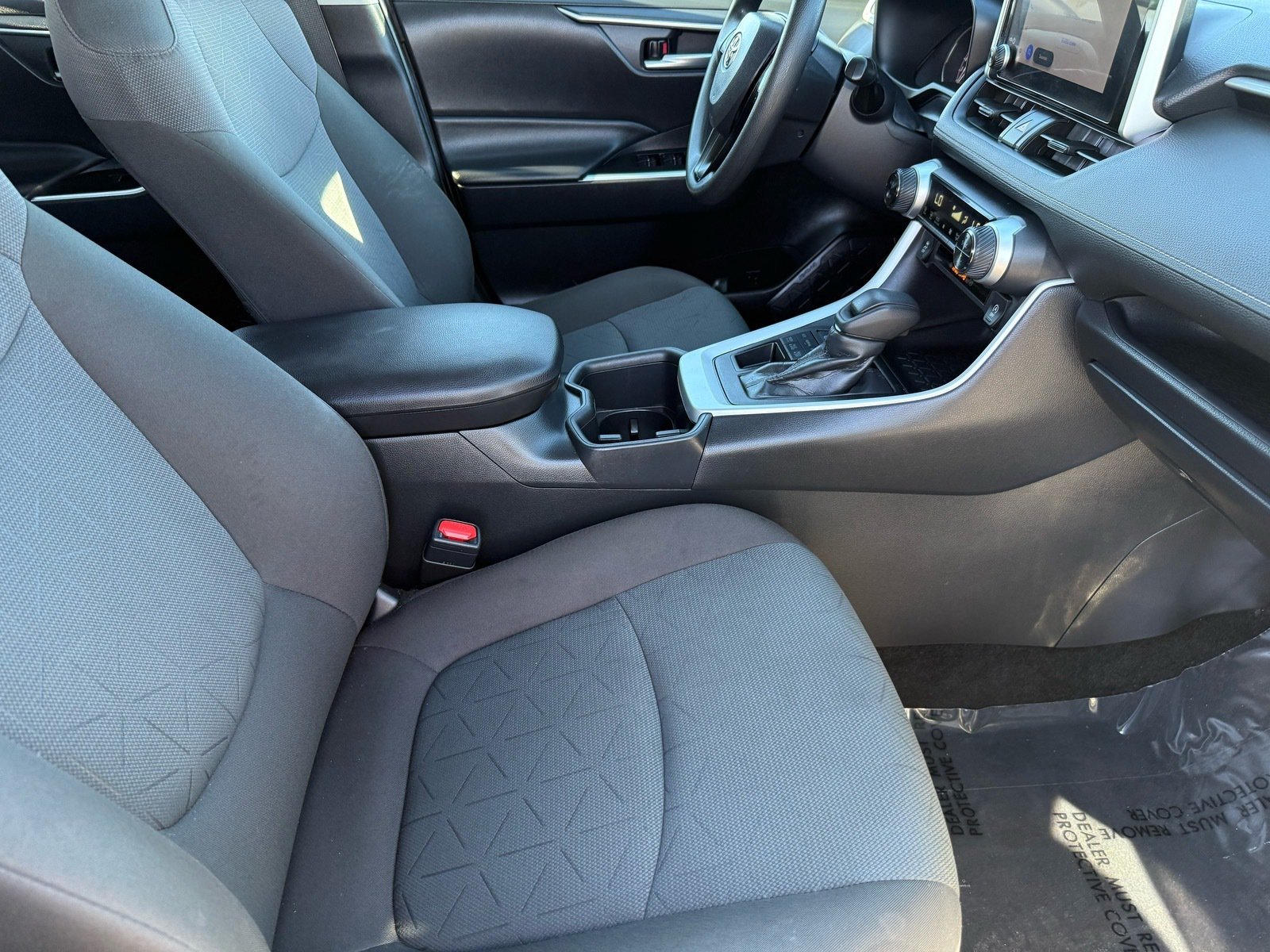 2025 Toyota RAV4 XLE — photo 29 thumbnail