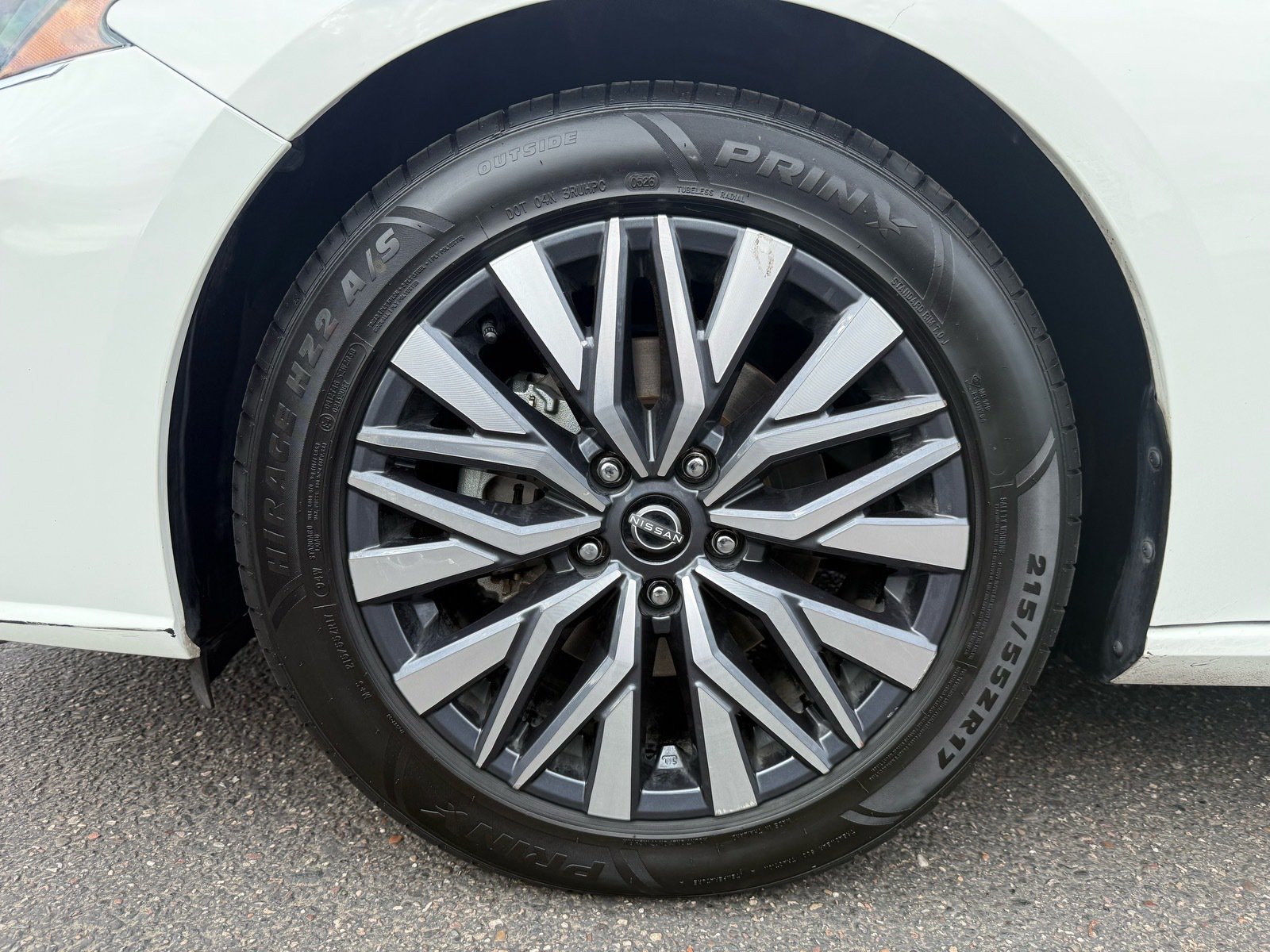2025 Nissan Altima 2.5 SV — photo 10 thumbnail