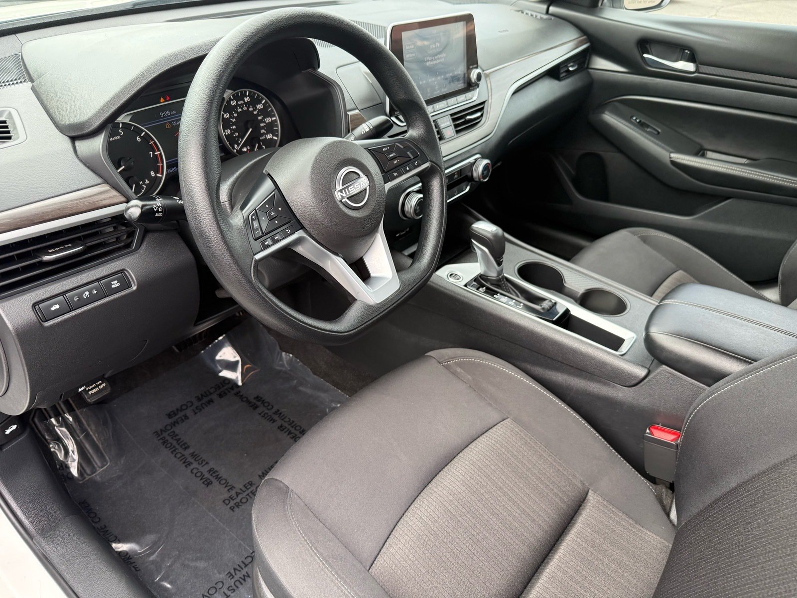 2025 Nissan Altima 2.5 SV — photo 11 thumbnail
