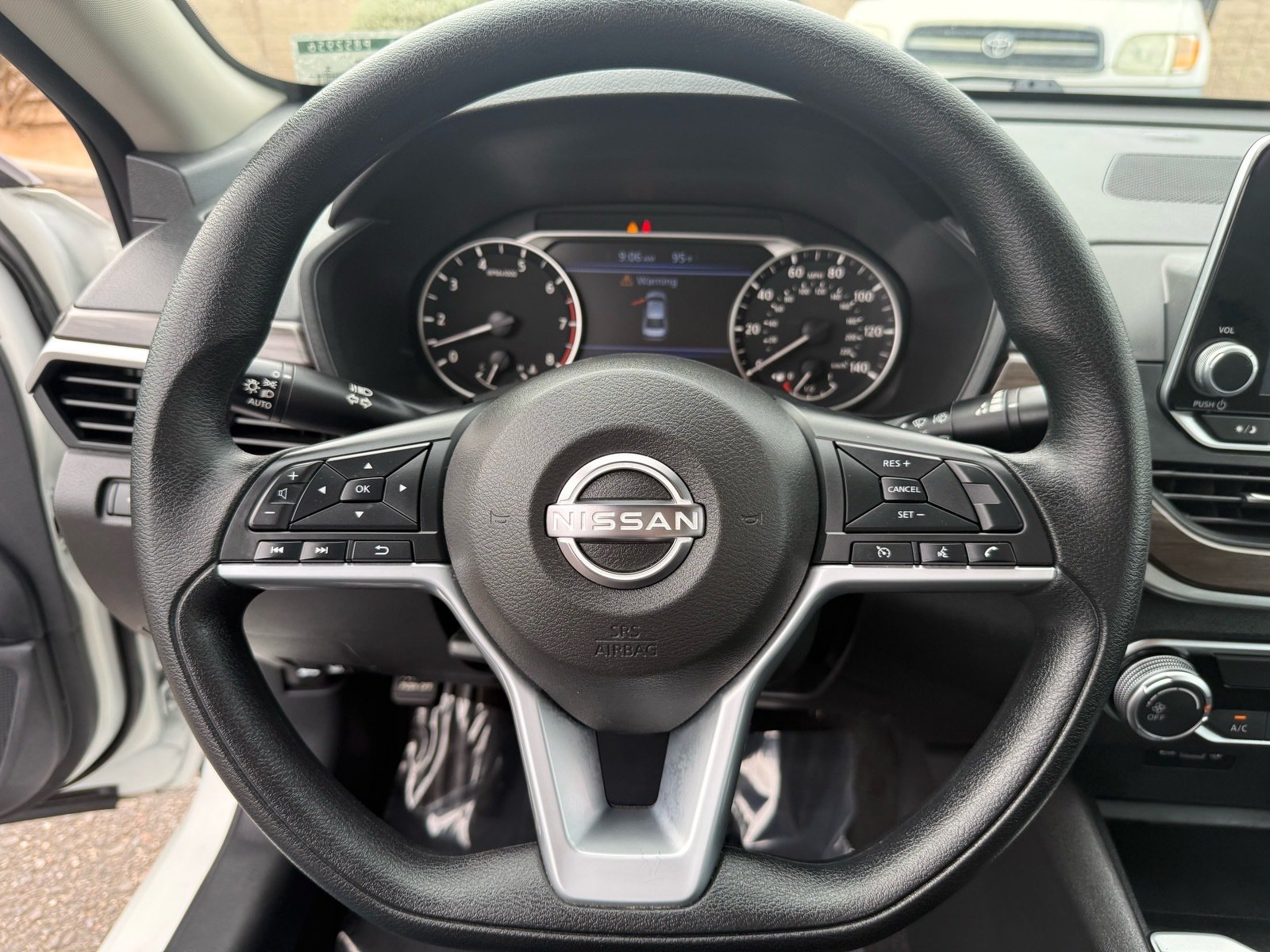 2025 Nissan Altima 2.5 SV — photo 15 thumbnail