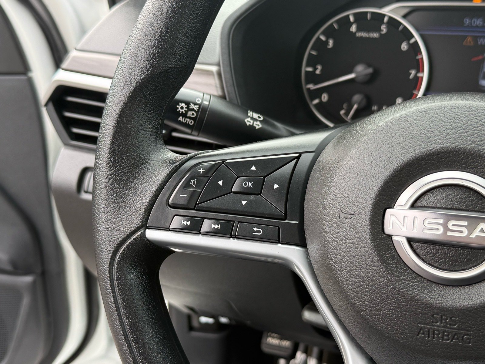 2025 Nissan Altima 2.5 SV — photo 16 thumbnail