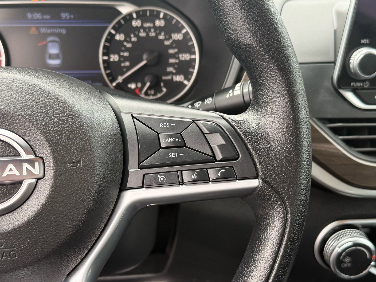 2025 Nissan Altima 2.5 SV — photo 17 thumbnail