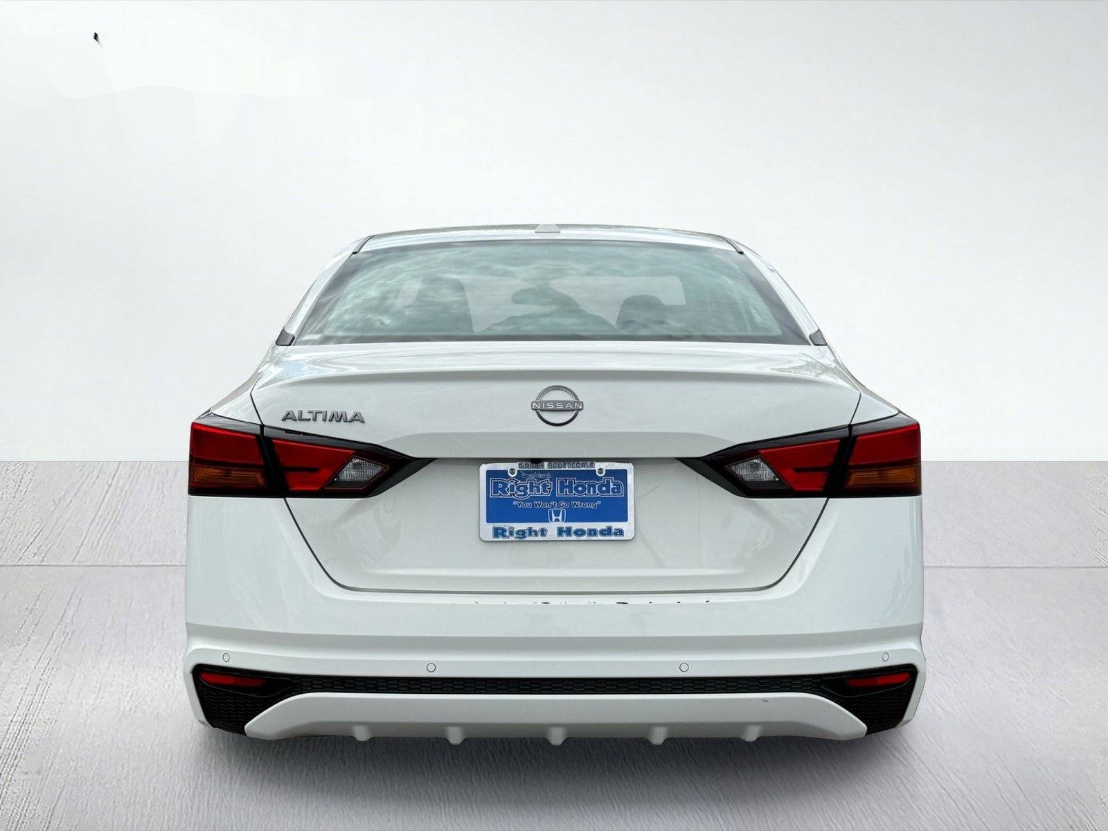 2025 Nissan Altima 2.5 SV — photo 6 thumbnail