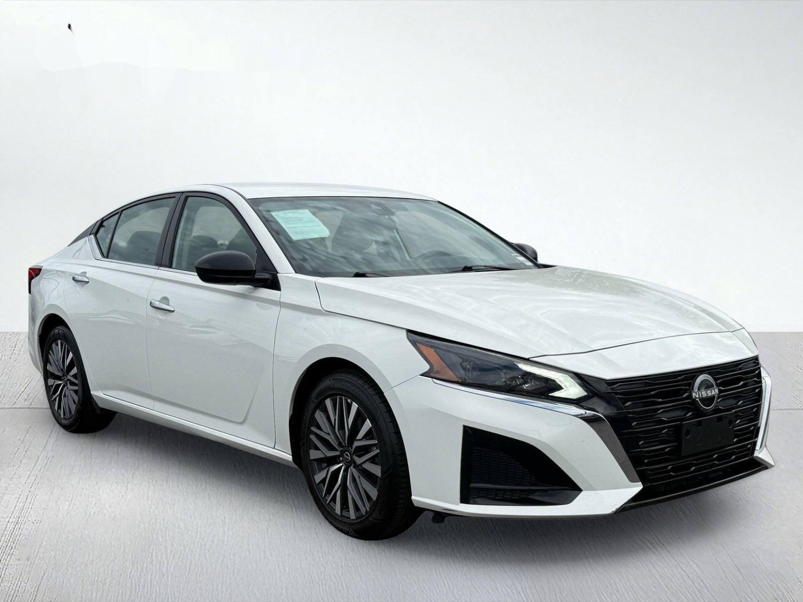2025 Nissan Altima 2.5 SV — photo 9 thumbnail