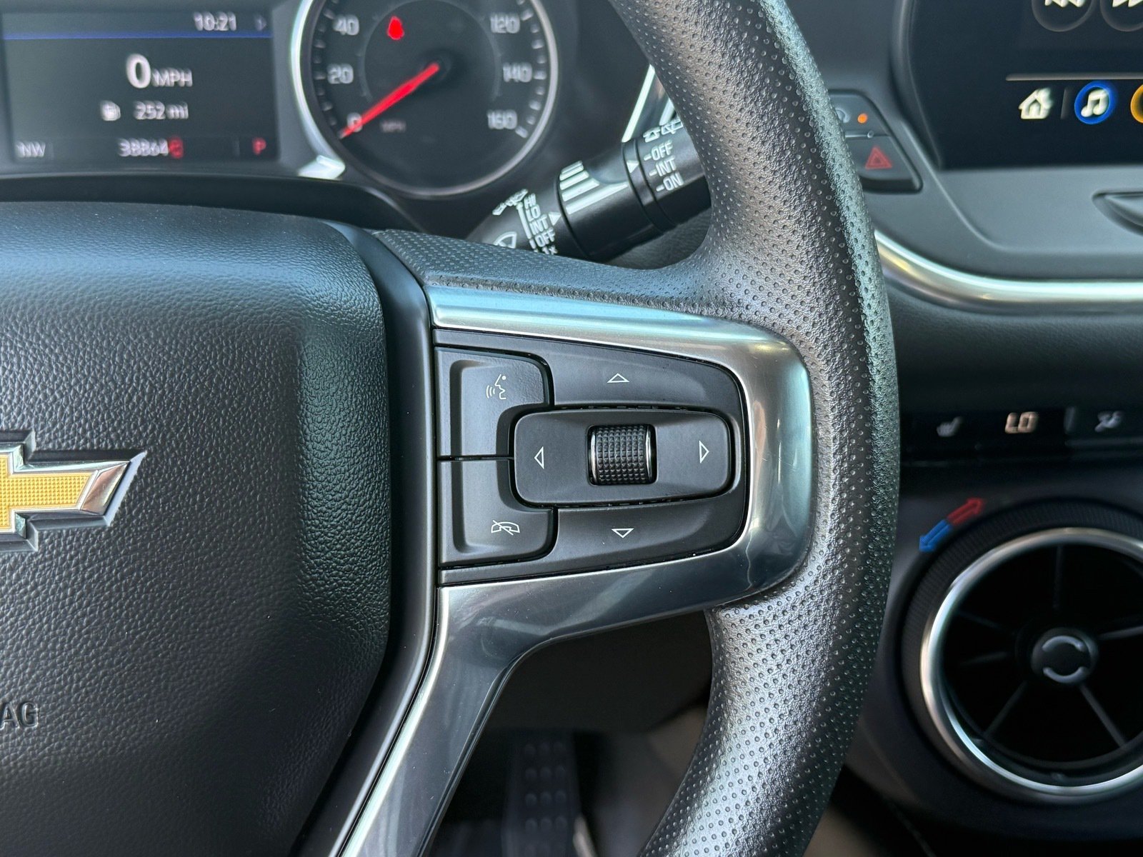 2025 Chevrolet Blazer LT — photo 17 thumbnail