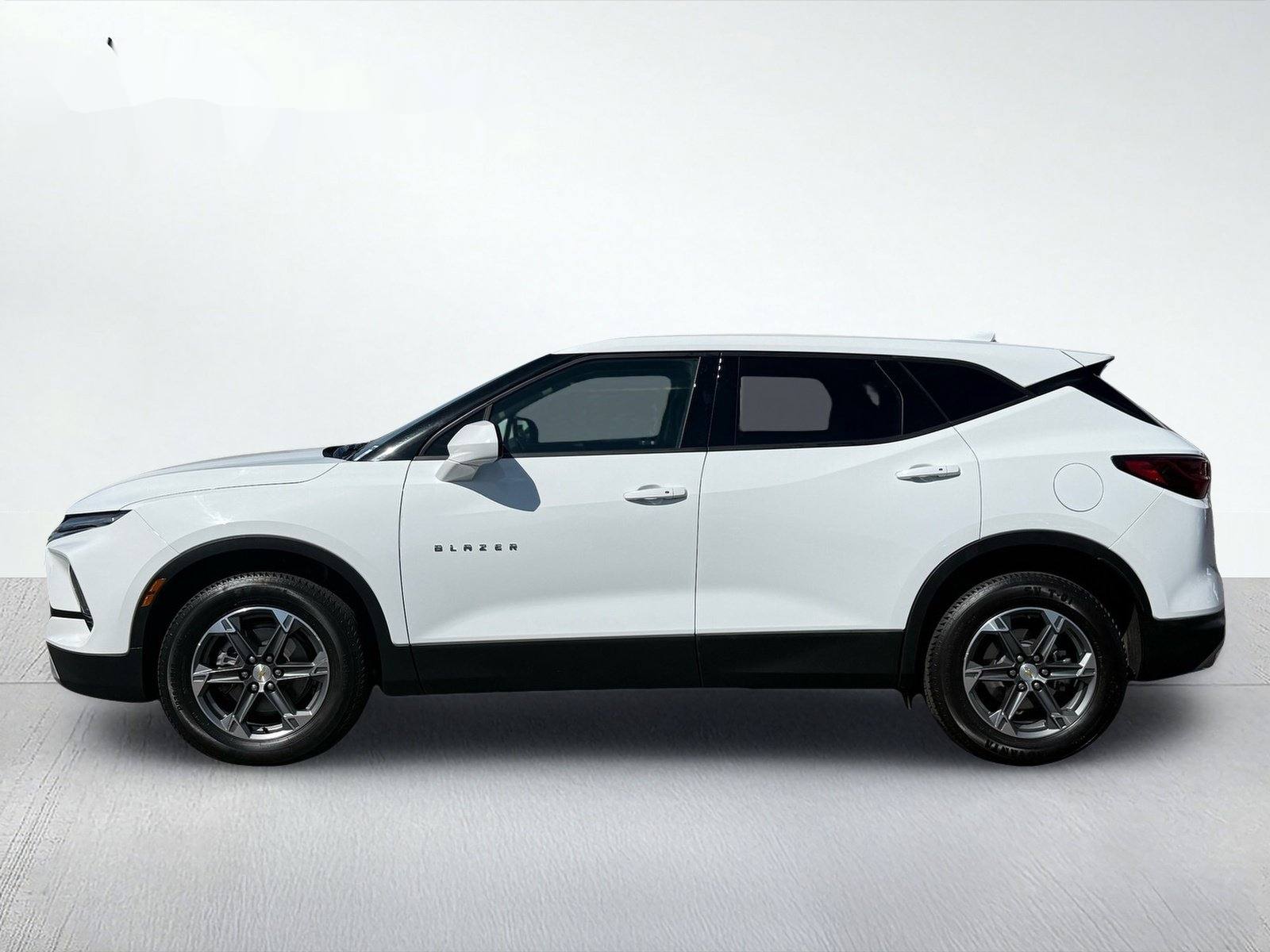 2025 Chevrolet Blazer LT — photo 3 thumbnail