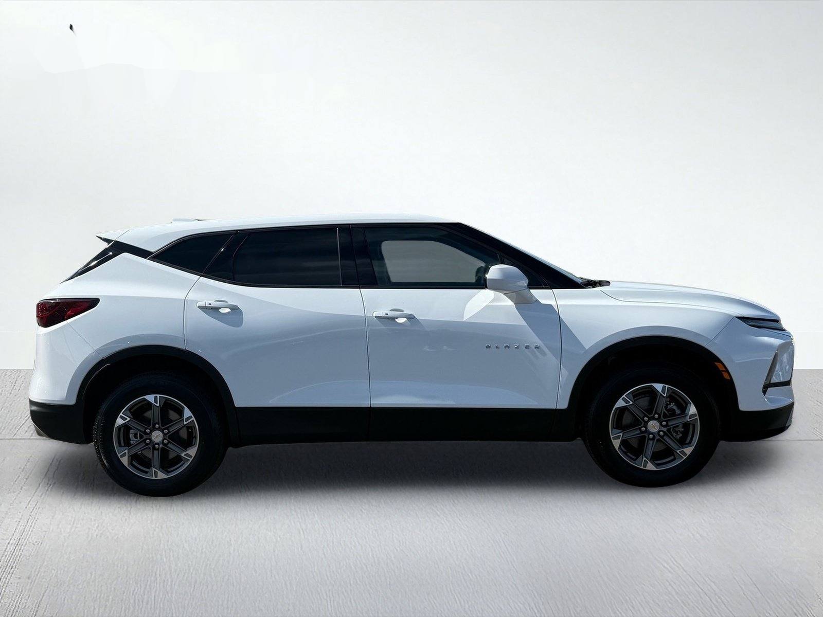 2025 Chevrolet Blazer LT — photo 8 thumbnail