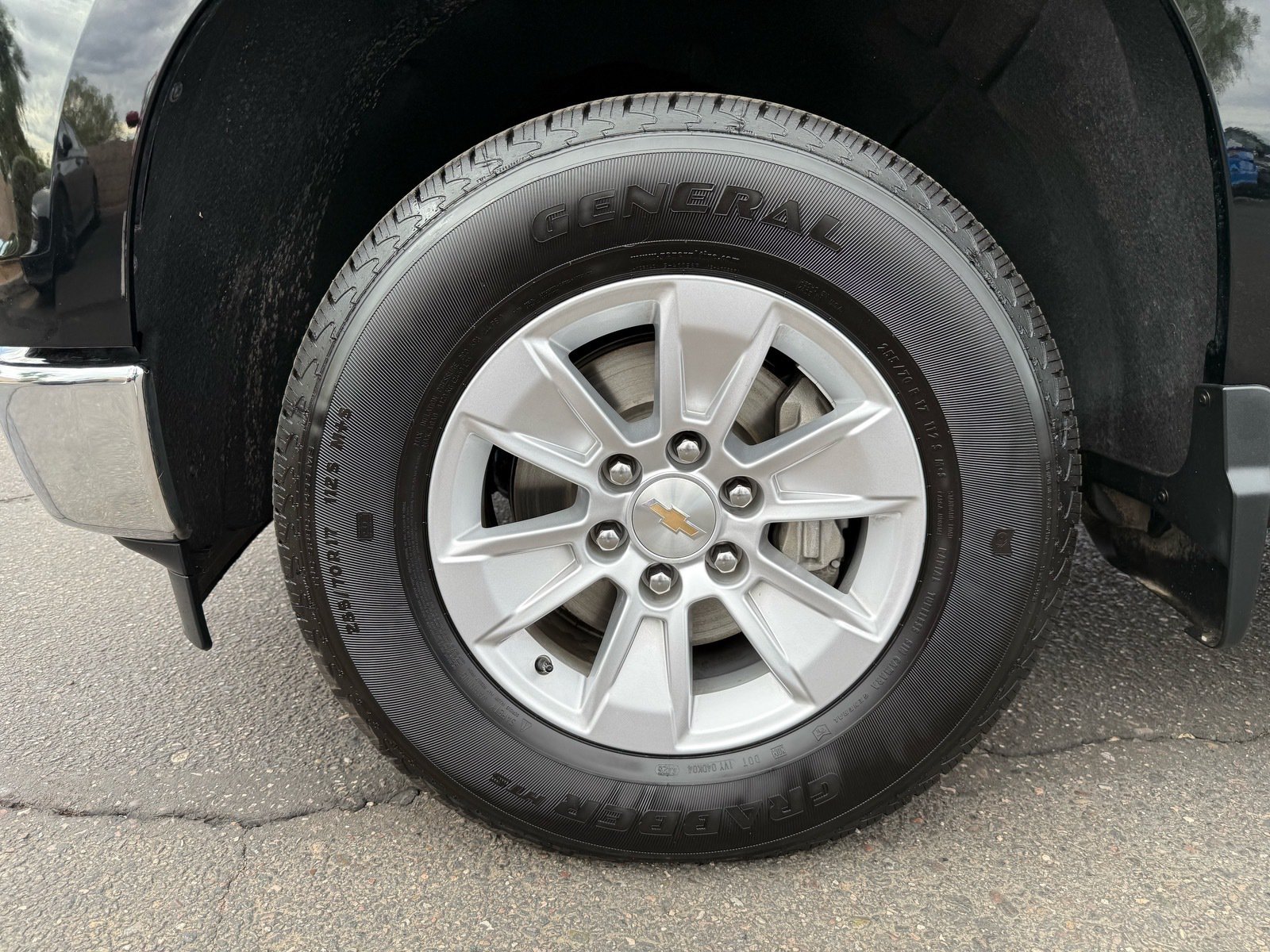 2025 Chevrolet Silverado 1500 LT — photo 10 thumbnail