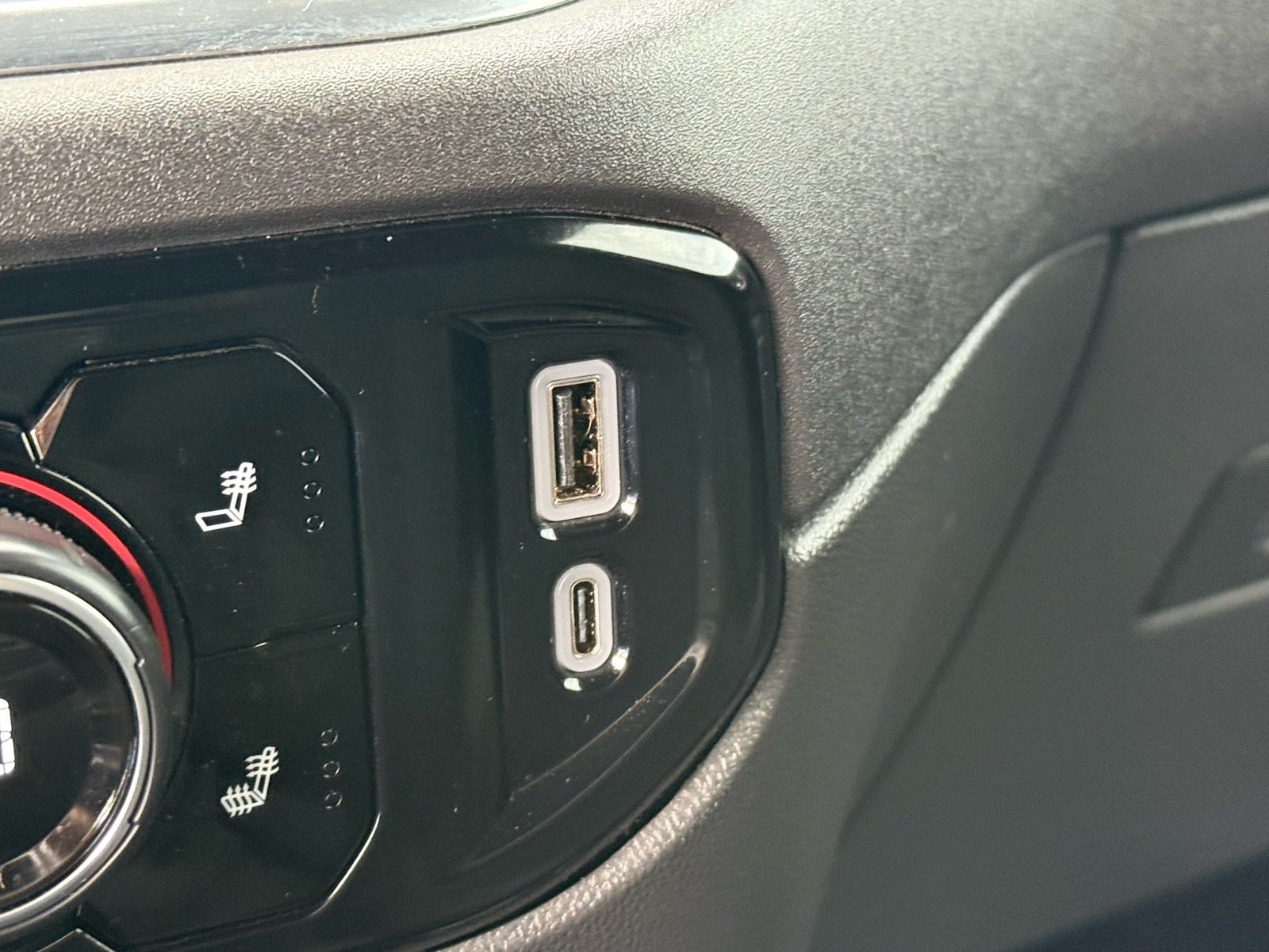 2025 Chevrolet Silverado 1500 LT — photo 24 thumbnail