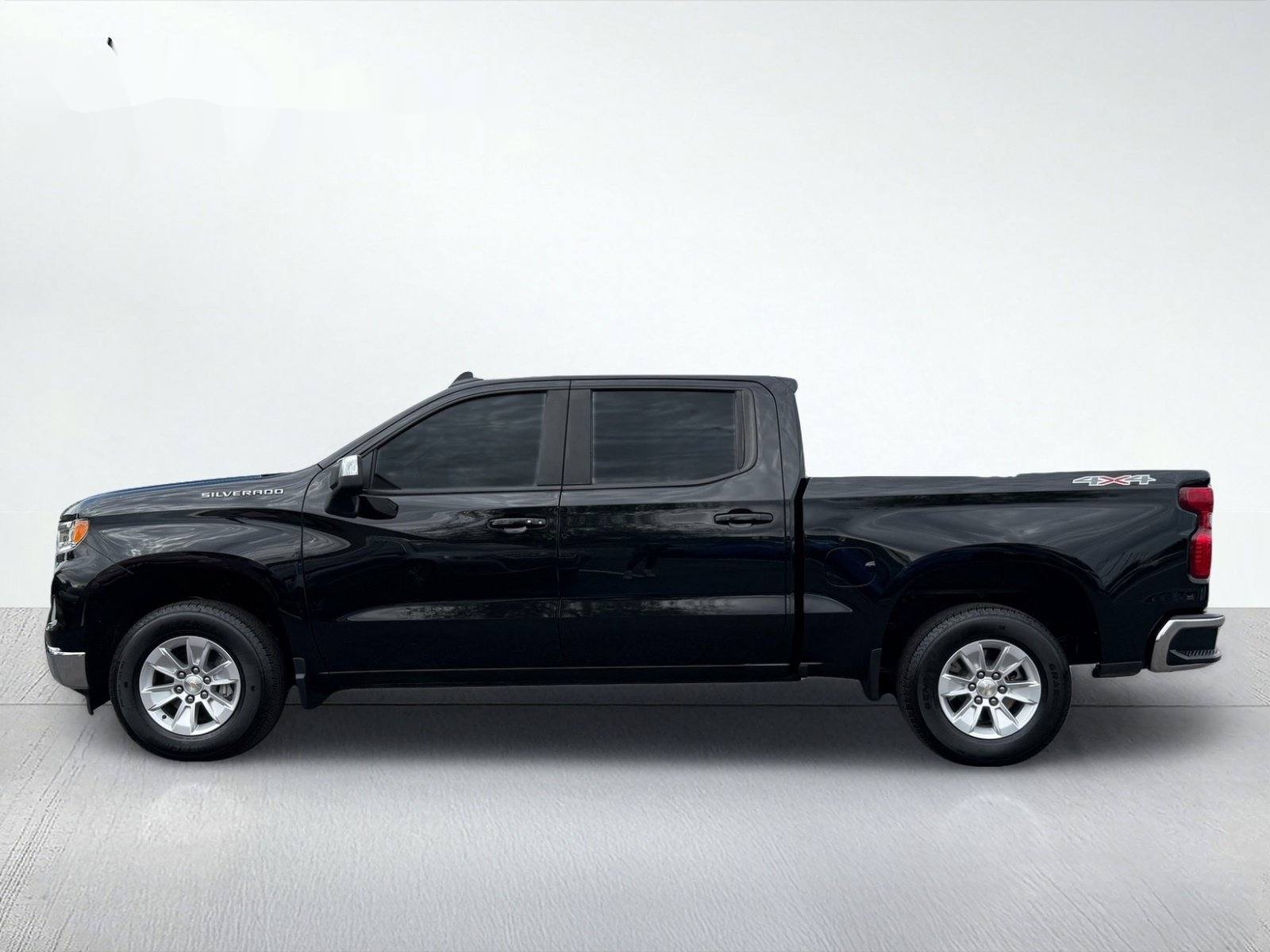 2025 Chevrolet Silverado 1500 LT — photo 3 thumbnail