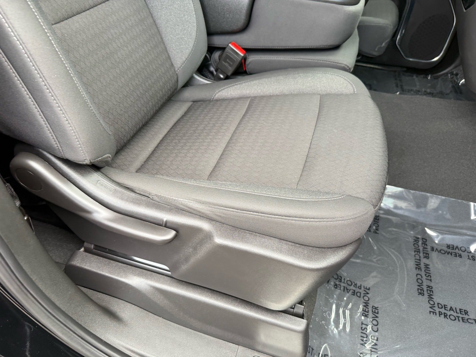 2025 Chevrolet Silverado 1500 LT — photo 31 thumbnail