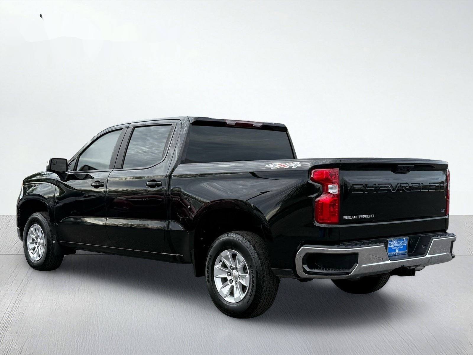 2025 Chevrolet Silverado 1500 LT — photo 4 thumbnail