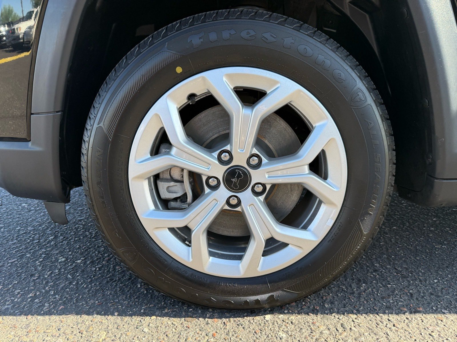 2025 Jeep Compass Latitude — photo 10 thumbnail
