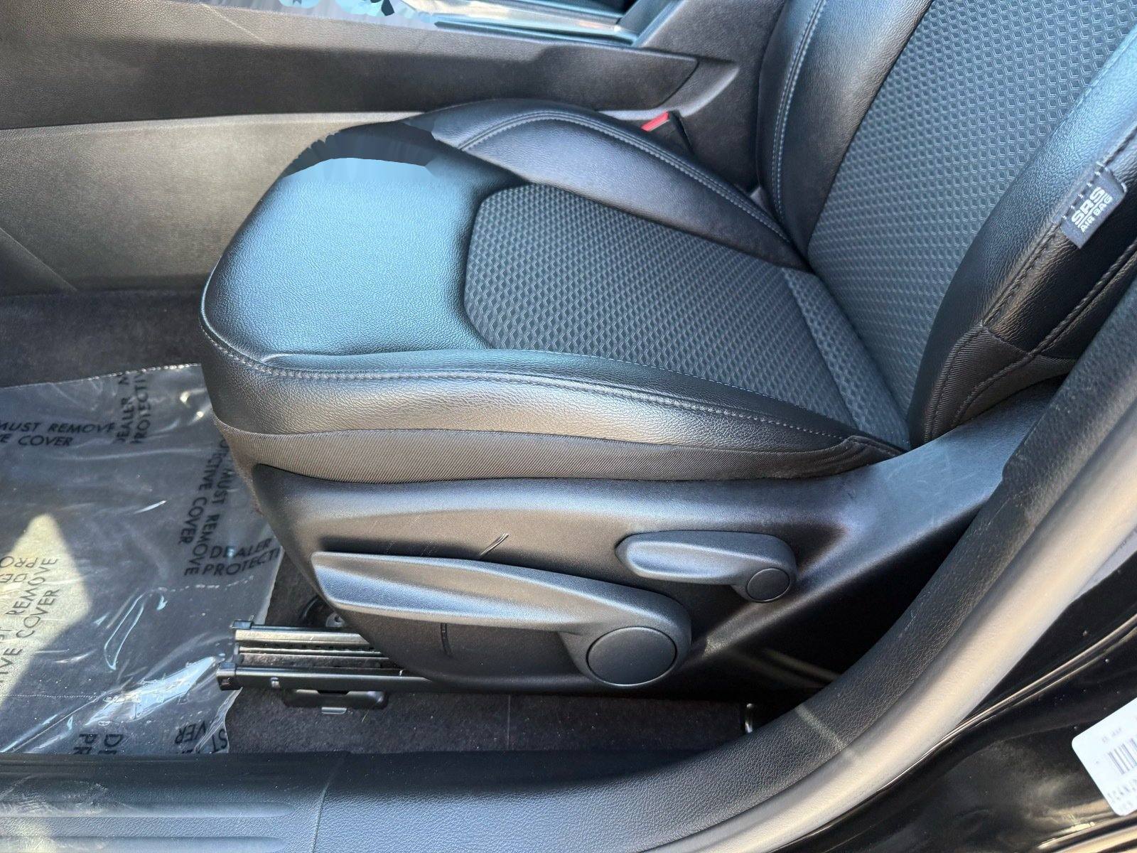 2025 Jeep Compass Latitude — photo 13 thumbnail