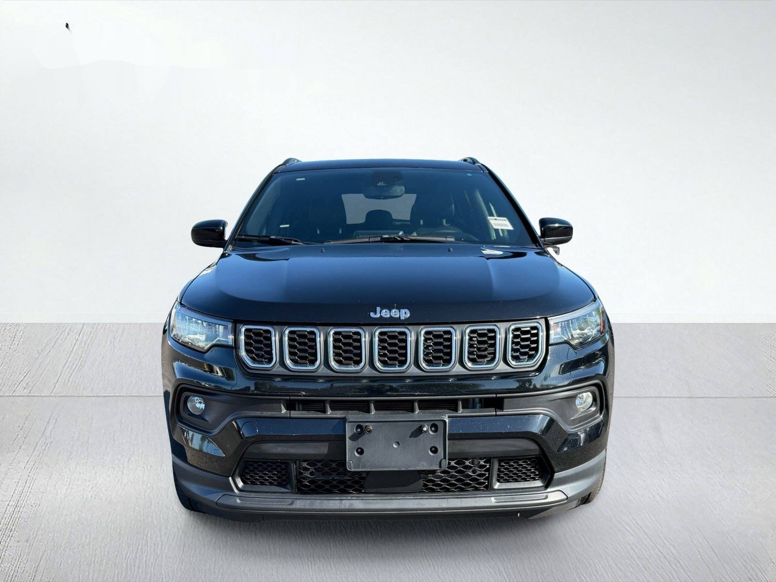 2025 Jeep Compass Latitude — photo 5 thumbnail