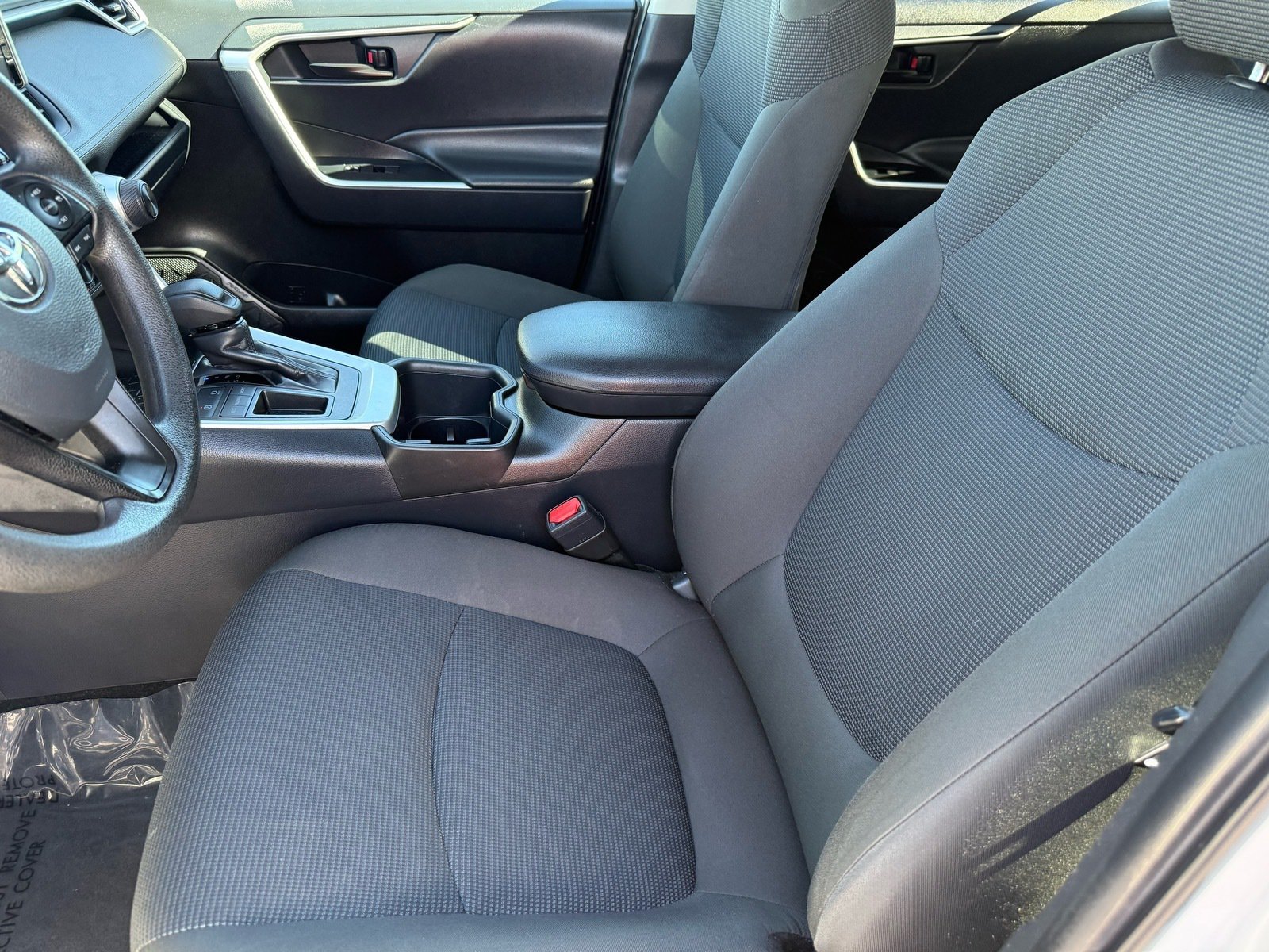 2025 Toyota RAV4 LE — photo 12 thumbnail