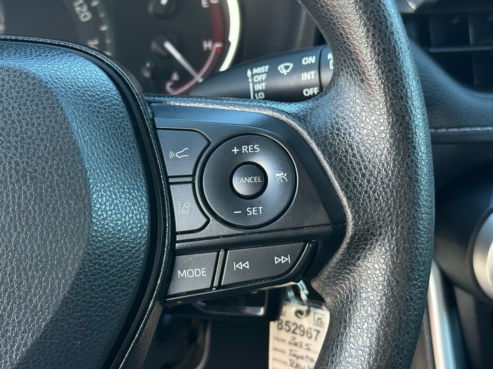 2025 Toyota RAV4 LE — photo 17 thumbnail