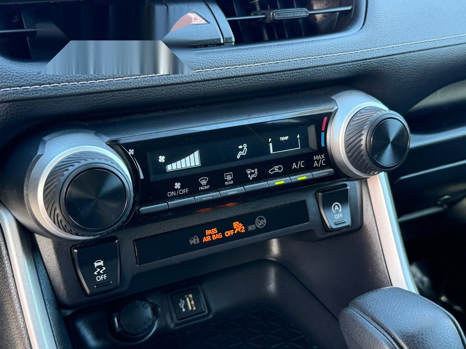 2025 Toyota RAV4 LE — photo 22 thumbnail
