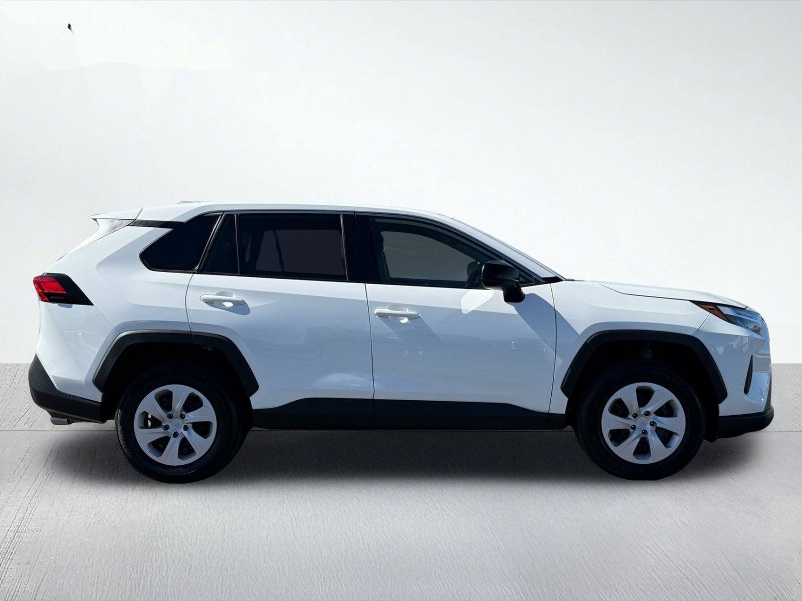 2025 Toyota RAV4 LE — photo 8 thumbnail