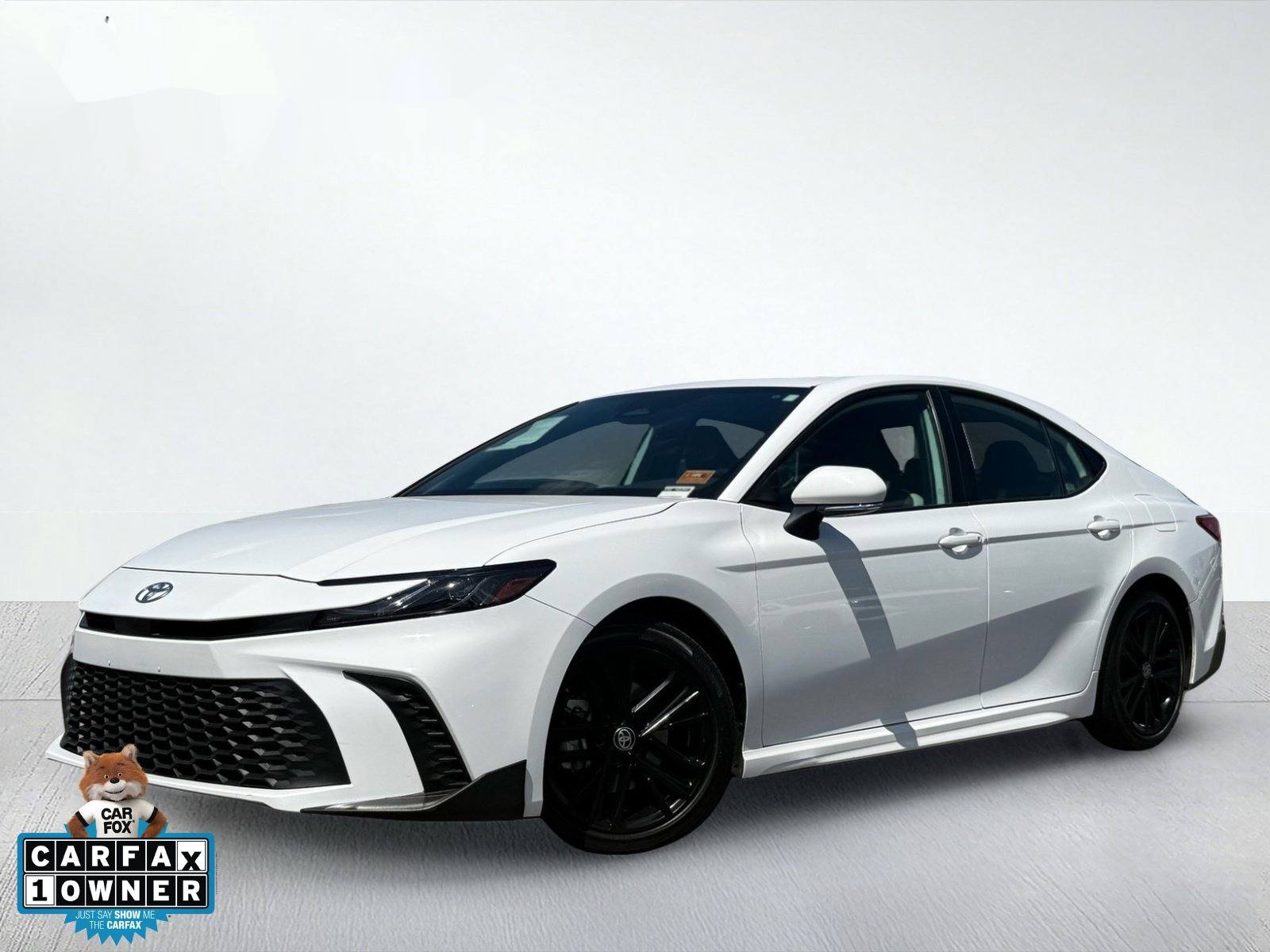 2026 Toyota Camry SE — photo 1