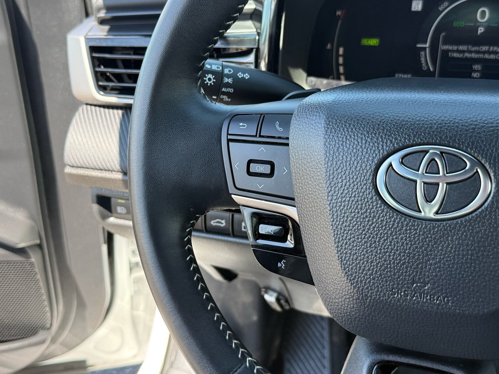 2026 Toyota Camry SE — photo 16 thumbnail