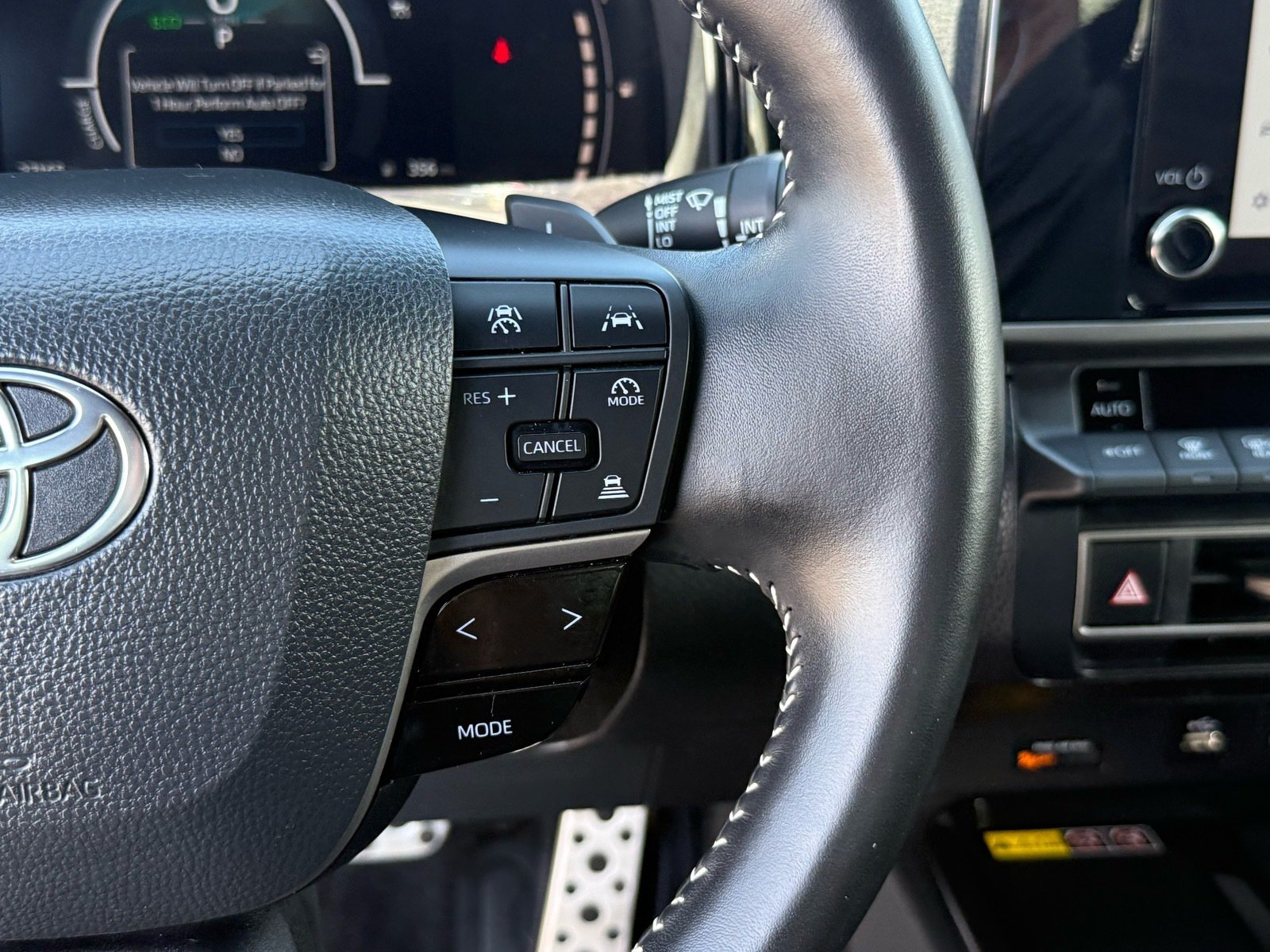 2026 Toyota Camry SE — photo 17 thumbnail