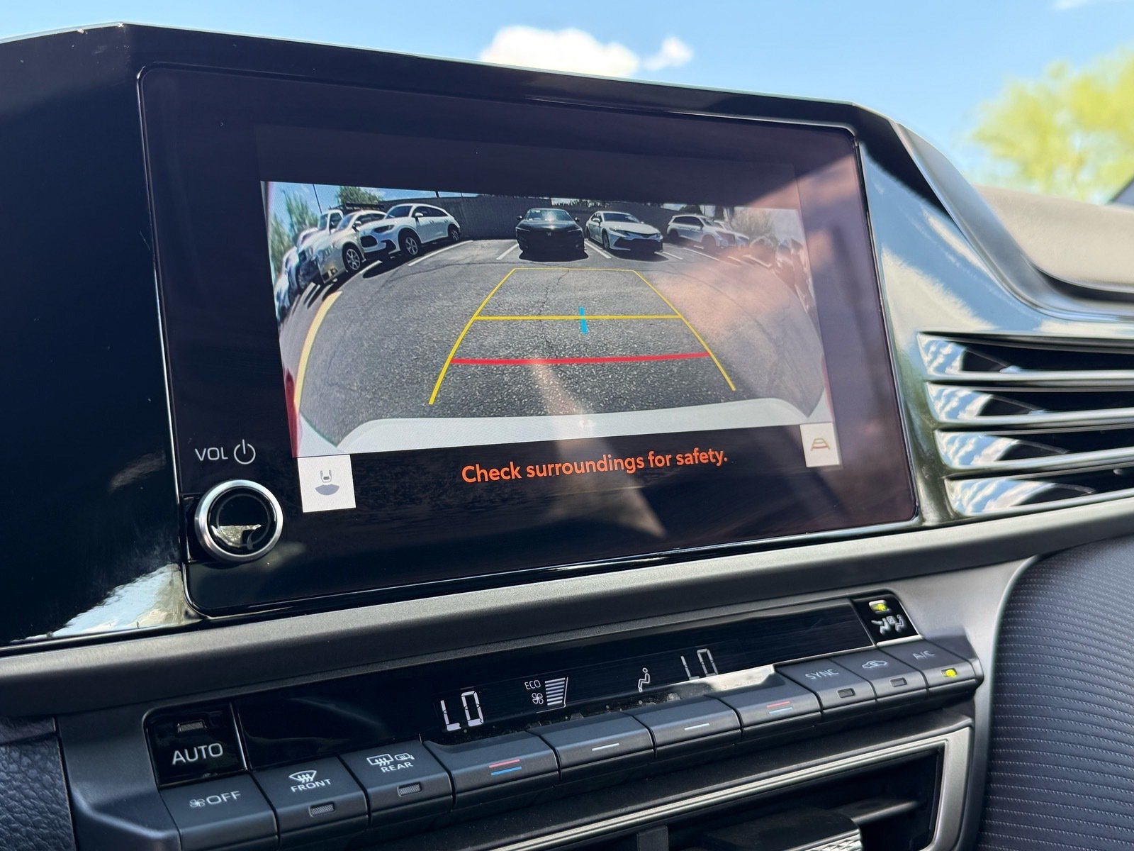 2026 Toyota Camry SE — photo 21 thumbnail